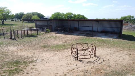 900 N Graytown Road St Hedwig TX 78152