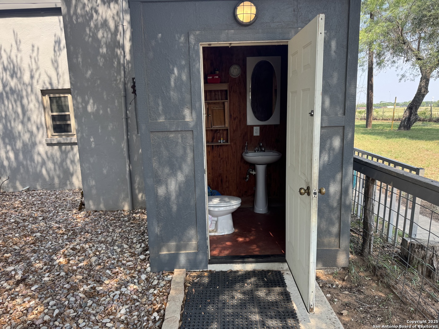 7084 Richter Elmendorf TX 78112