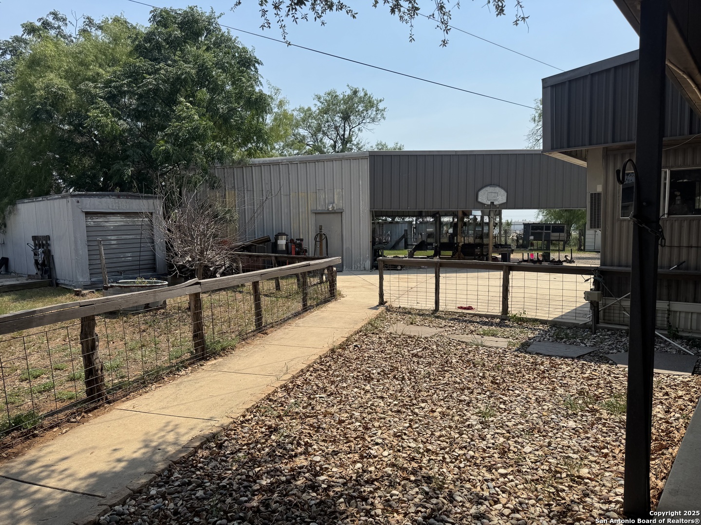 7084 Richter Elmendorf TX 78112
