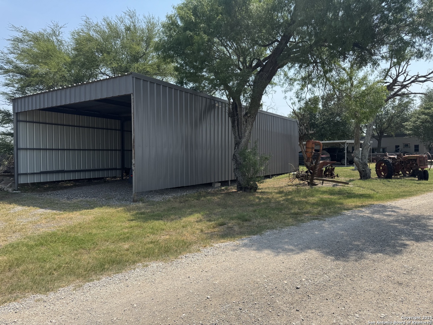 7084 Richter Elmendorf TX 78112