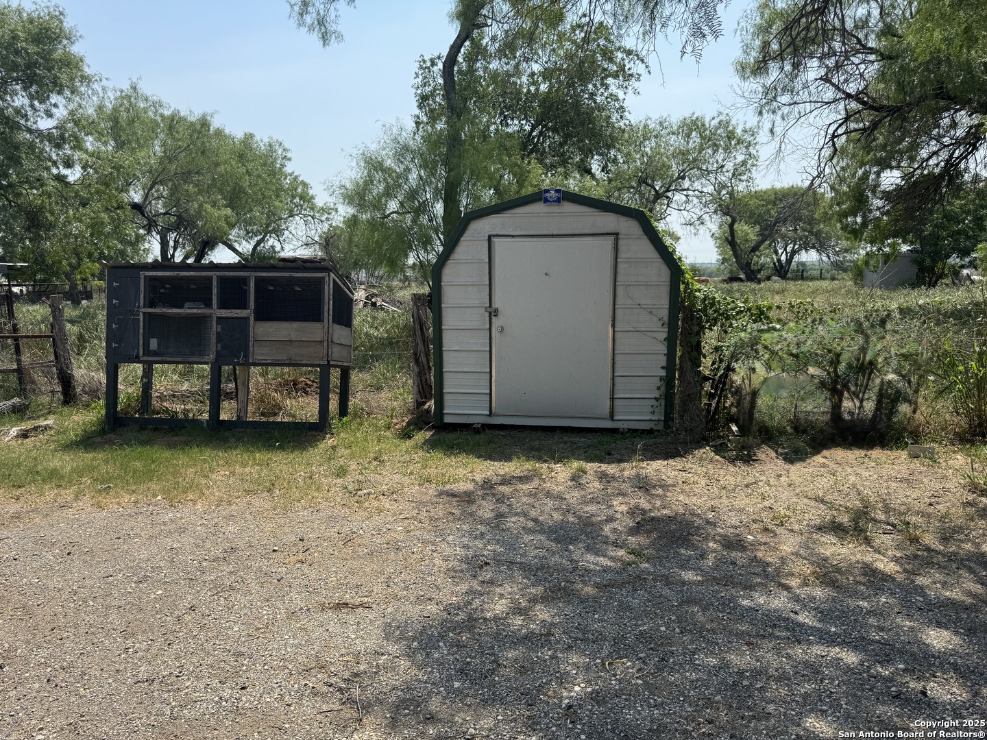 7084 Richter Elmendorf TX 78112