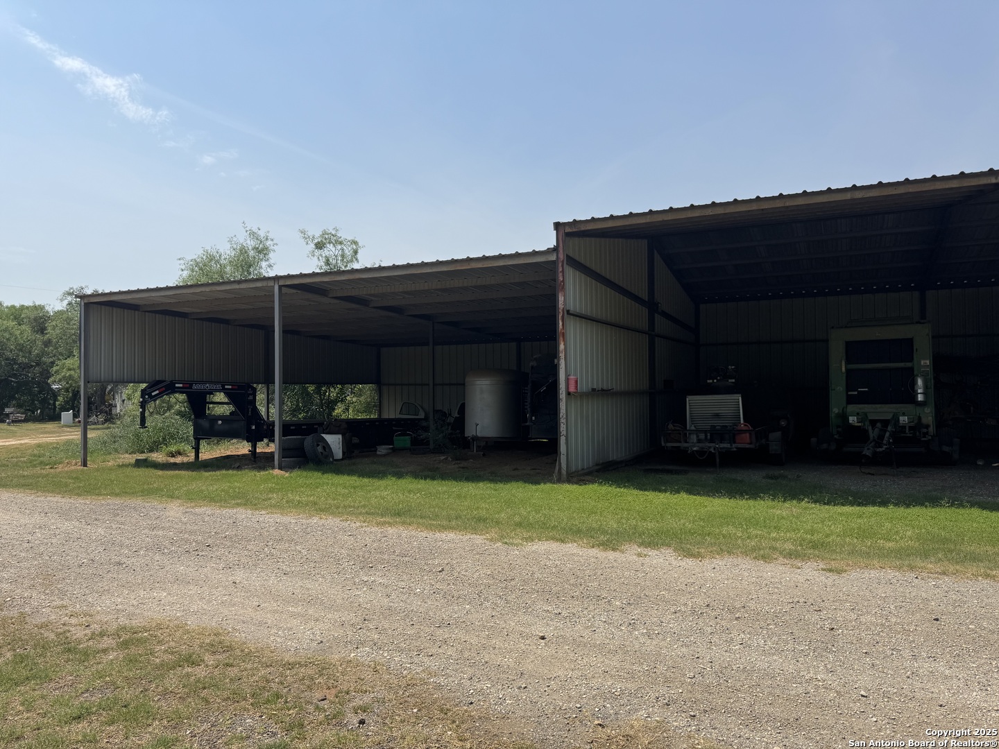 7084 Richter Elmendorf TX 78112