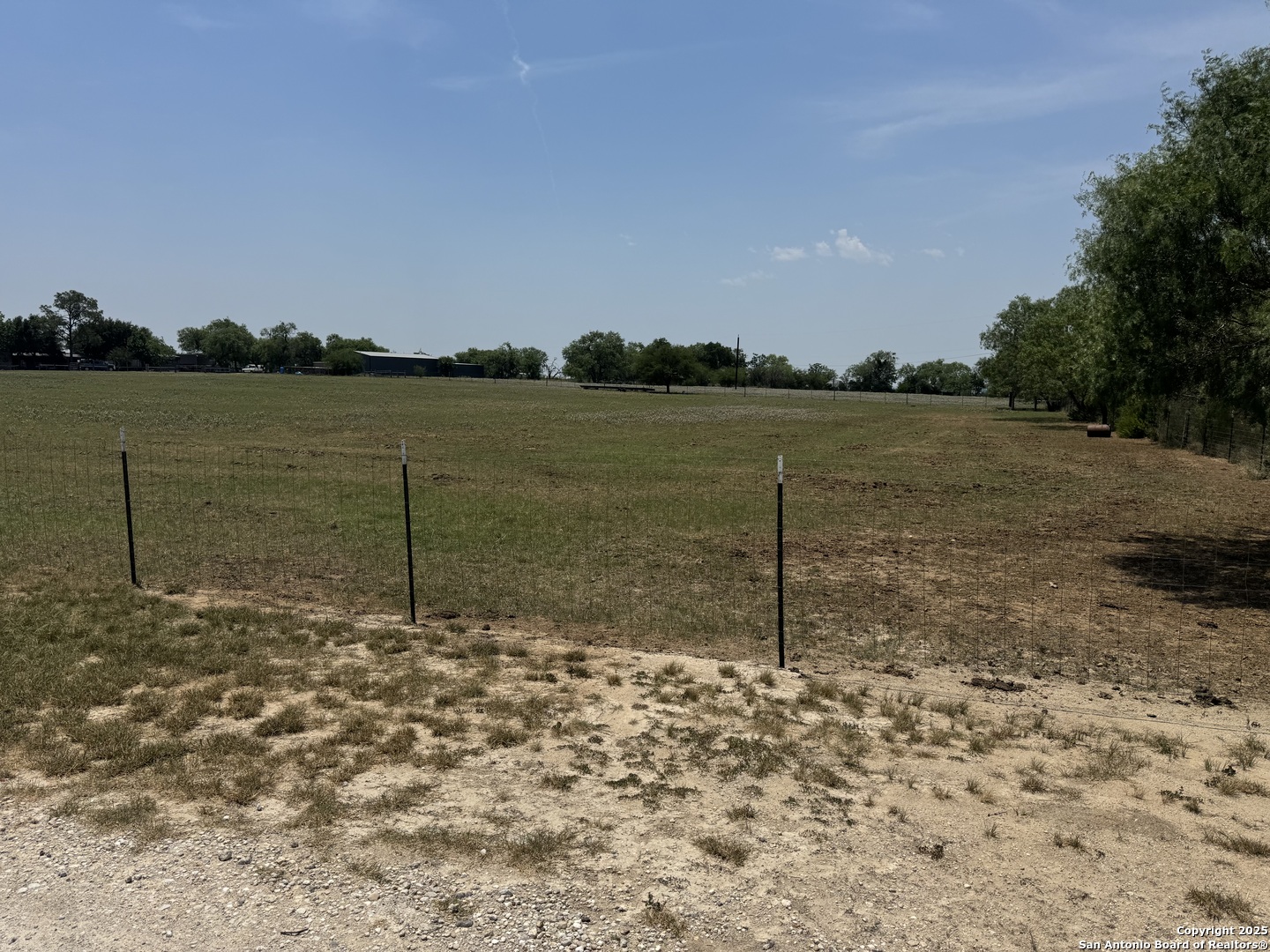 7084 Richter Elmendorf TX 78112