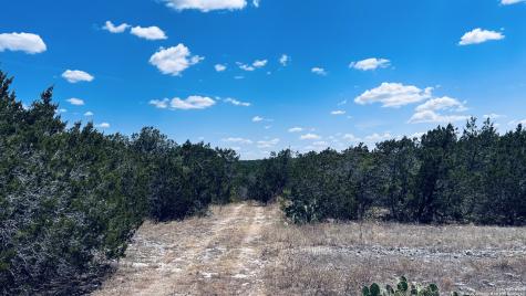1474 Private Road 233 Hondo TX 78861