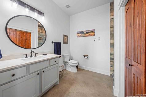 147 Gray Wolf Blanco TX 78606