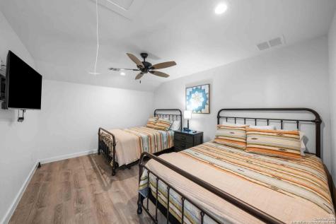 147 Gray Wolf Blanco TX 78606