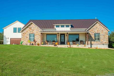147 Gray Wolf Blanco TX 78606