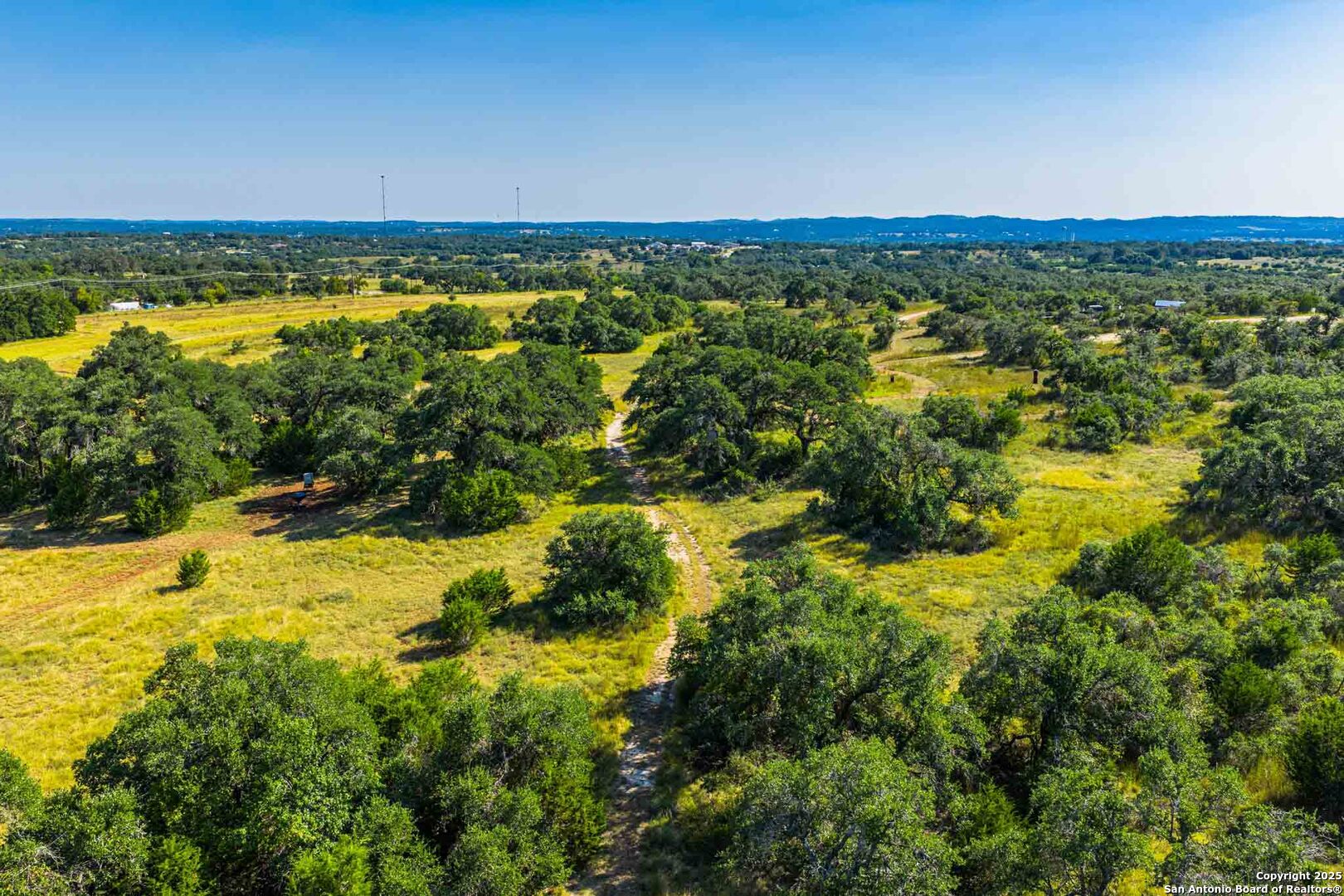 147 Gray Wolf Blanco TX 78606