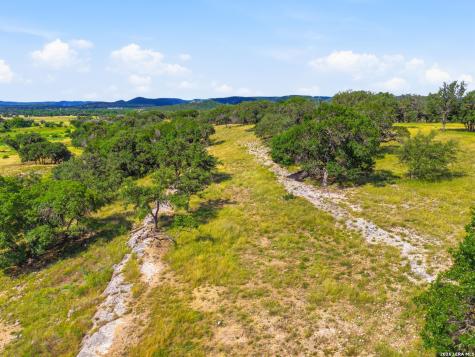18954 State Highway 16 N Medina TX 78055