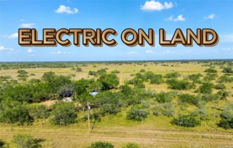 7307 S Highway 281 Encino TX 78353