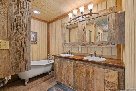 1897 Kyle Ranch Bandera TX 78003
