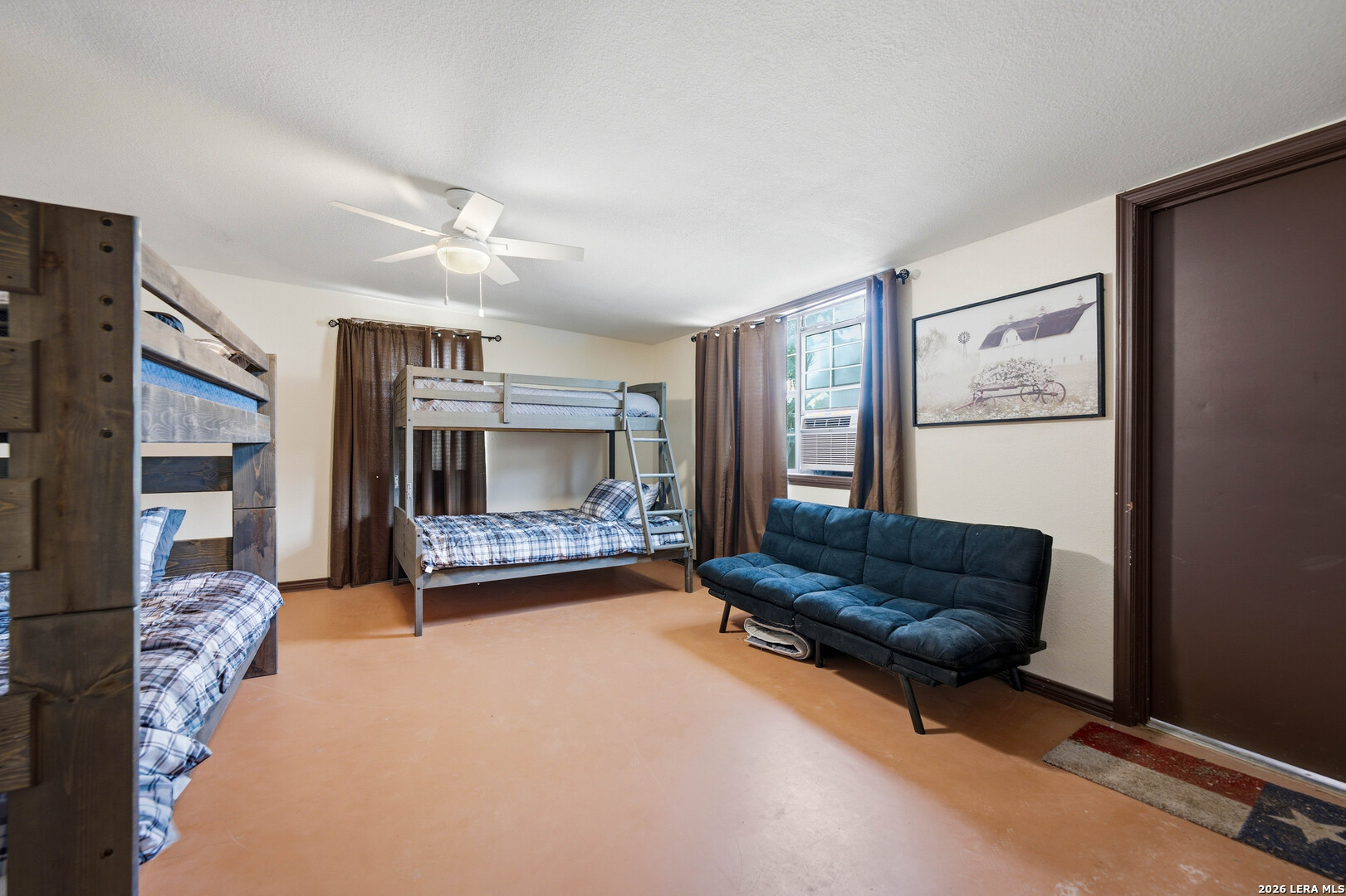 714 Veterans Drive Sabinal TX 78881