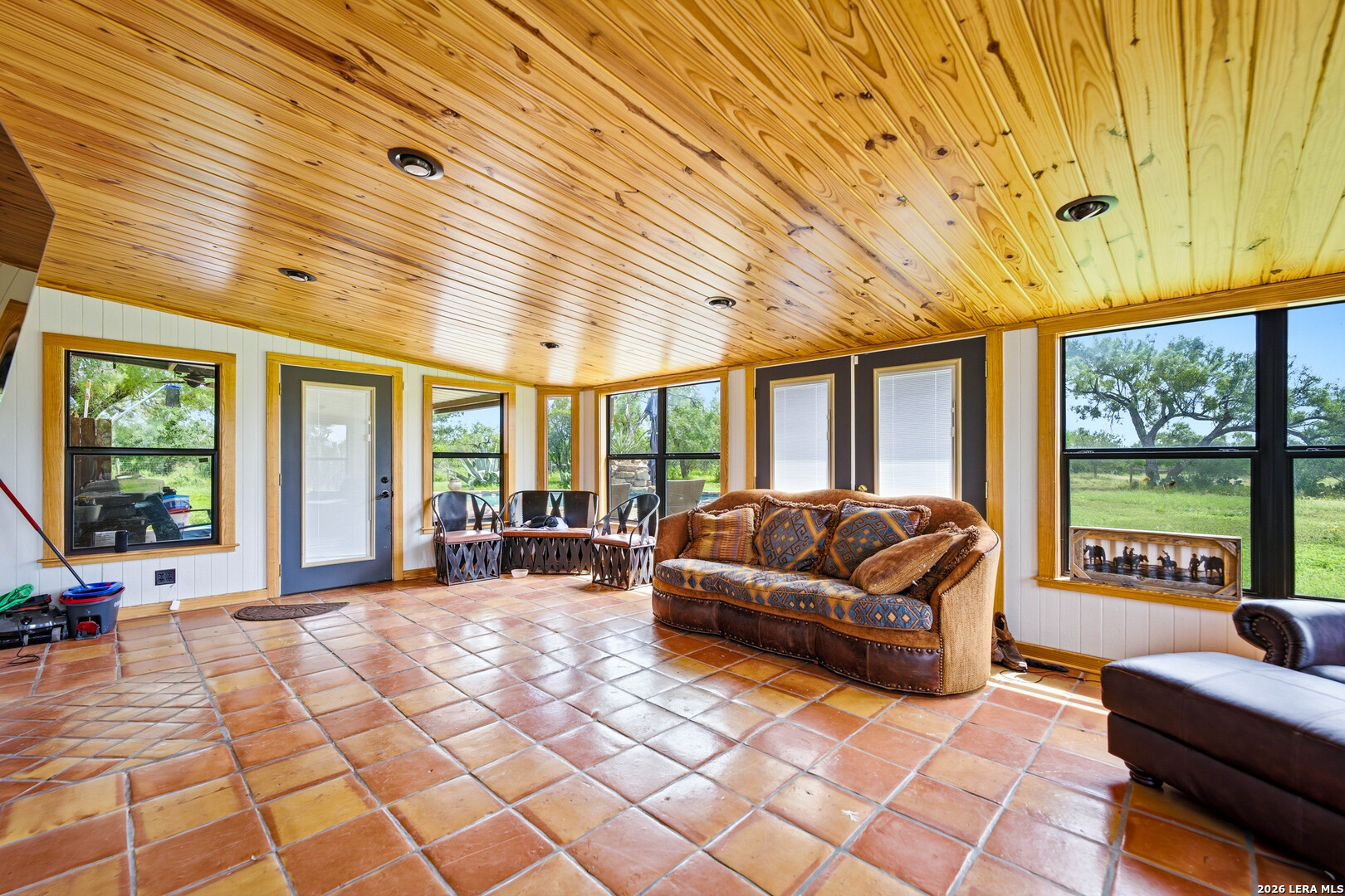 714 Veterans Drive Sabinal TX 78881