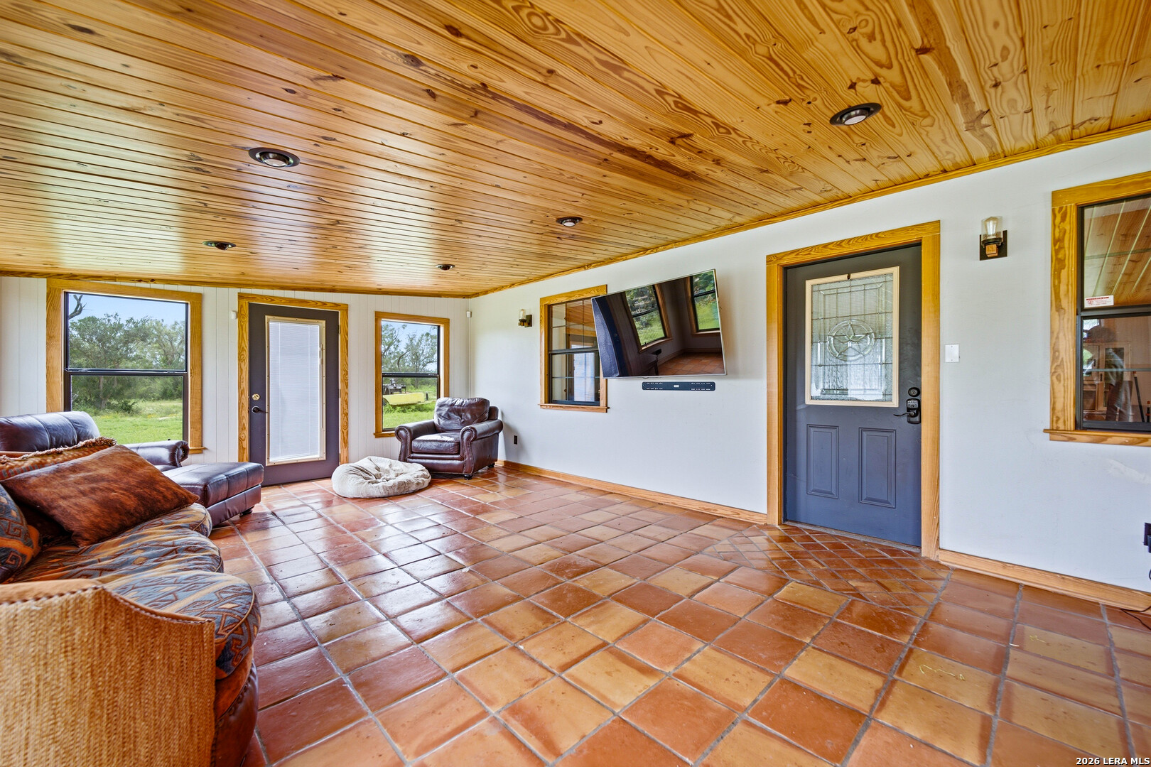 714 Veterans Drive Sabinal TX 78881