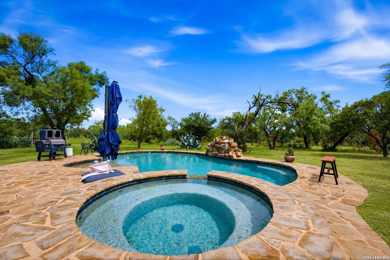 714 Veterans Drive Sabinal TX 78881