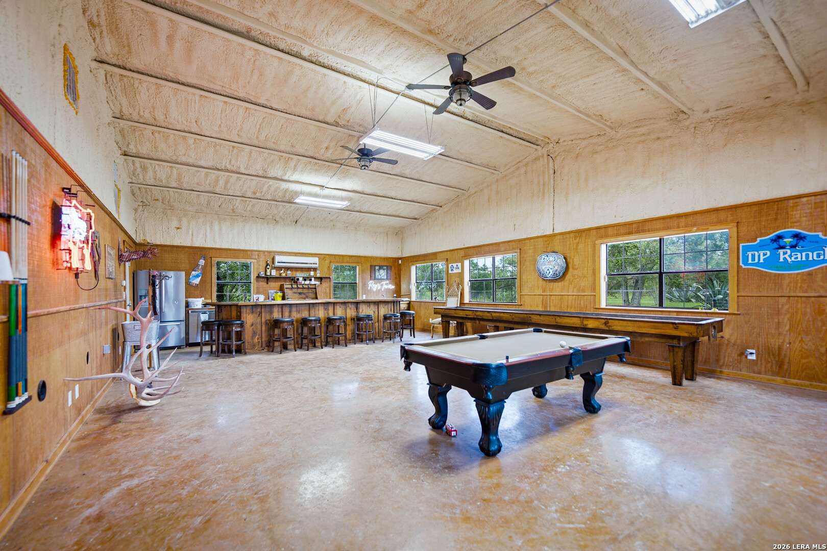 714 Veterans Drive Sabinal TX 78881