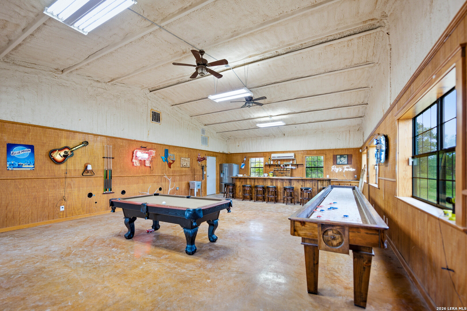 714 Veterans Drive Sabinal TX 78881