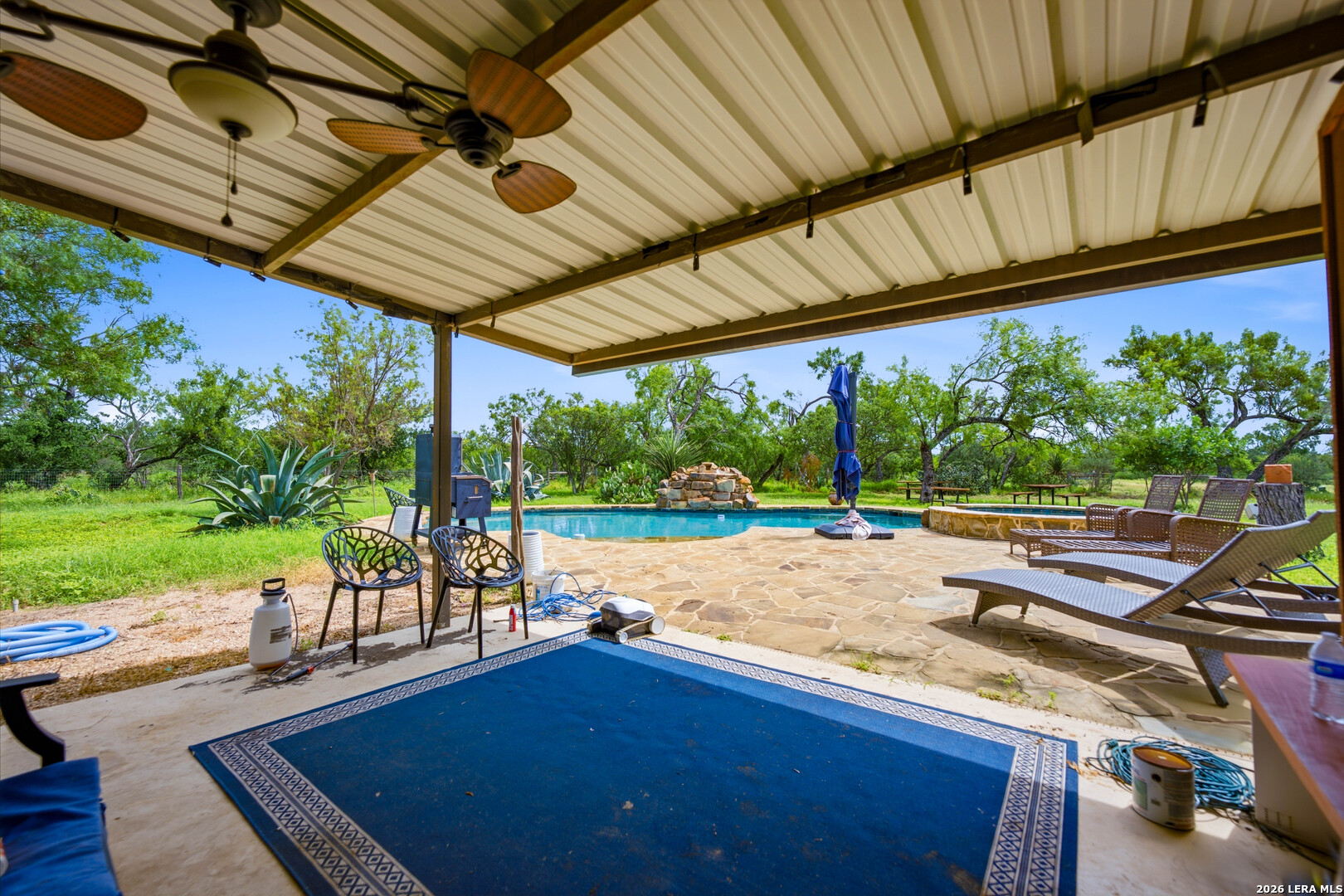 714 Veterans Drive Sabinal TX 78881