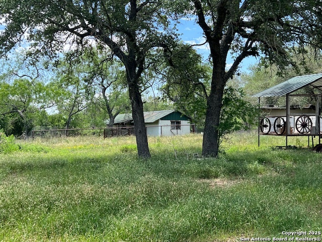 606 County Road 222 Nixon TX 78140