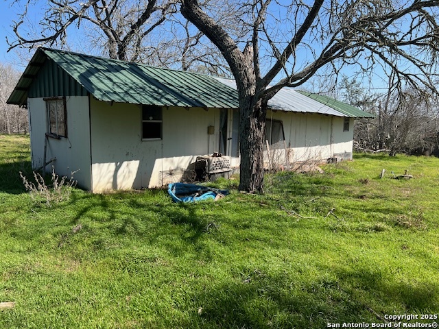 606 County Road 222 Nixon TX 78140