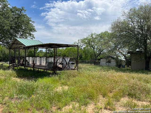 606 County Road 222 Nixon TX 78140