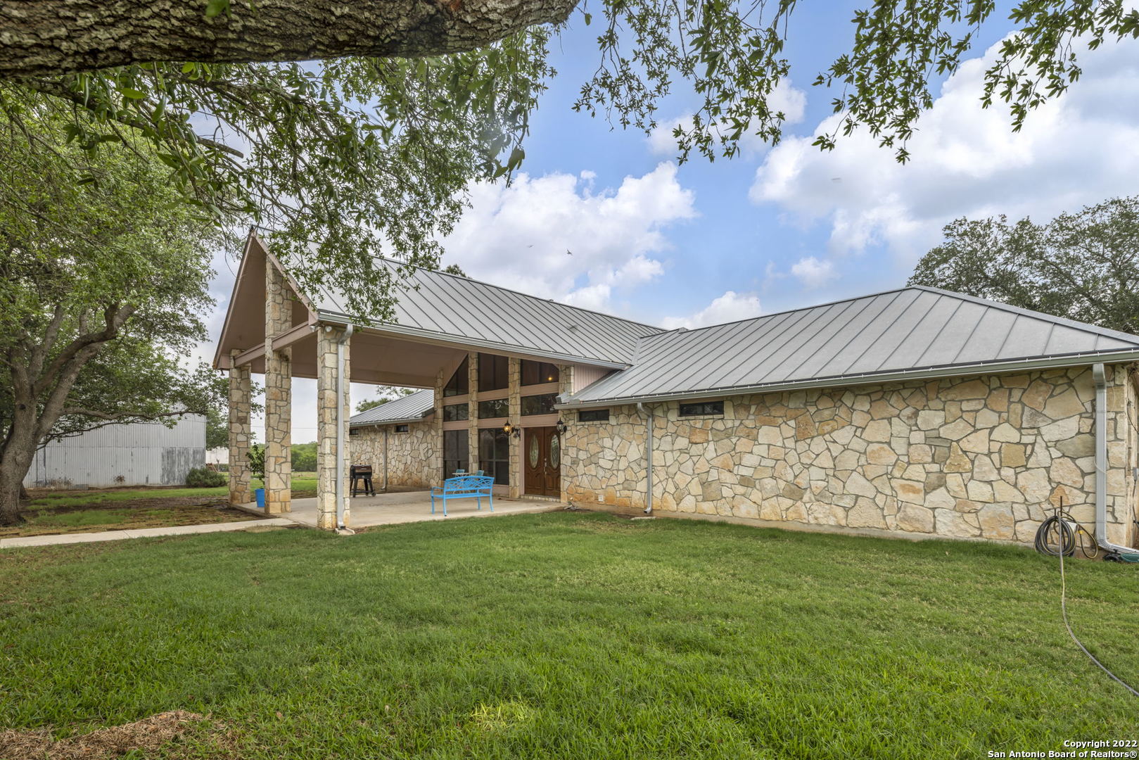 4141 Cr 343 Charlotte TX 78011