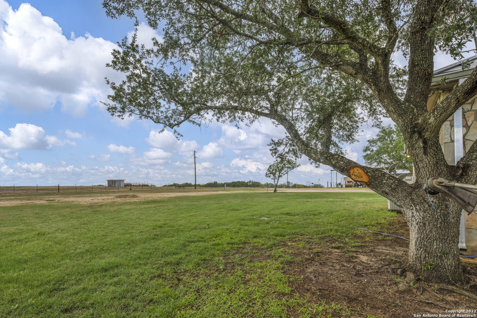 4141 Cr 343 Charlotte TX 78011