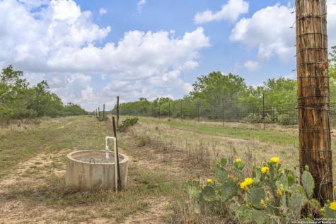 4141 Cr 343 Charlotte TX 78011