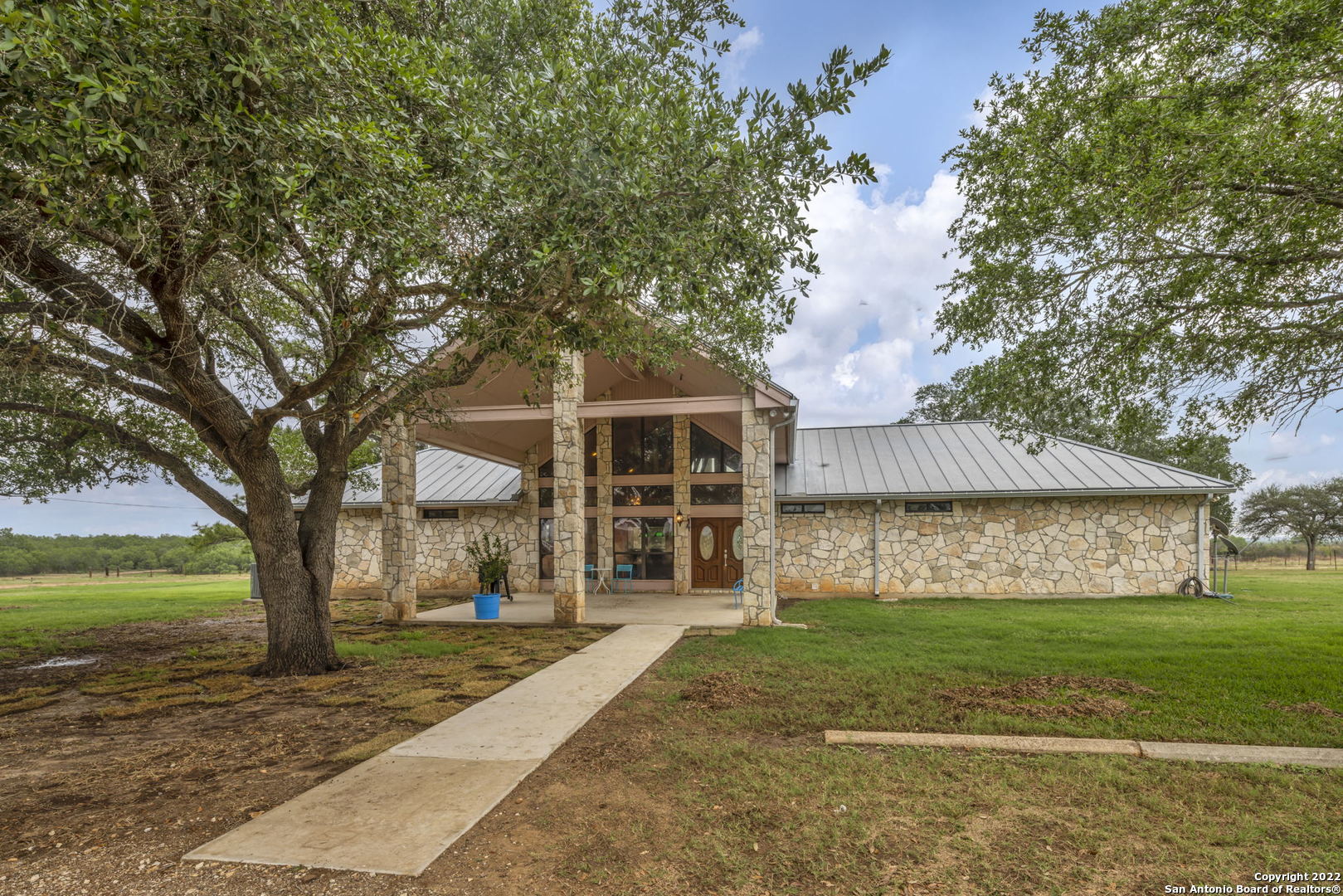 4141 Cr 343 Charlotte TX 78011