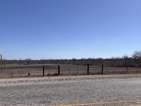 000 Highway 72 Three Rivers TX 78071