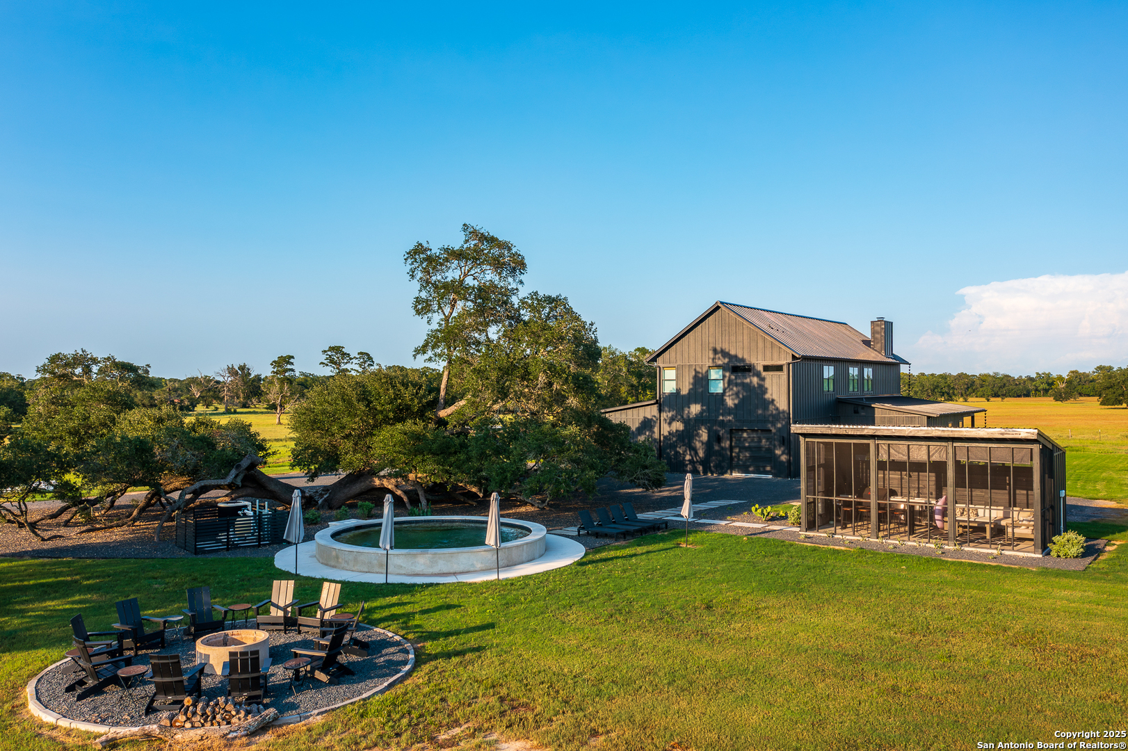 1071 Private Road 1090 Hallettsville TX 77964