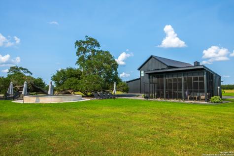 1071 Private Road 1090 Hallettsville TX 77964