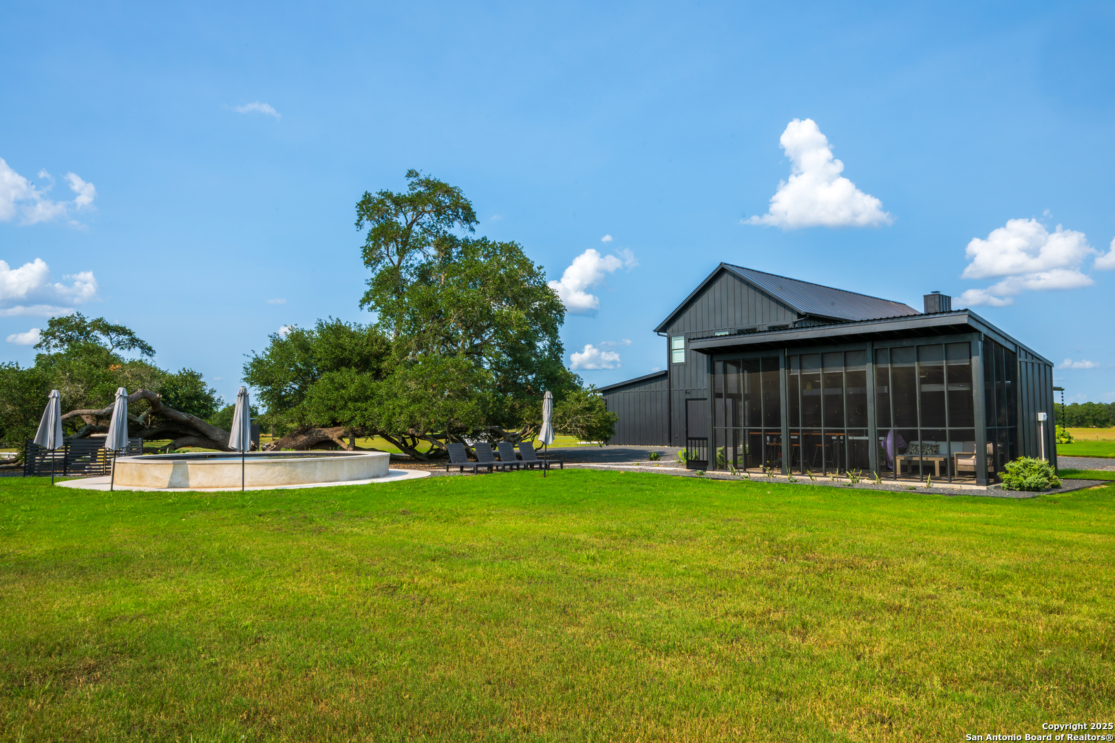 1071 Private Road 1090 Hallettsville TX 77964