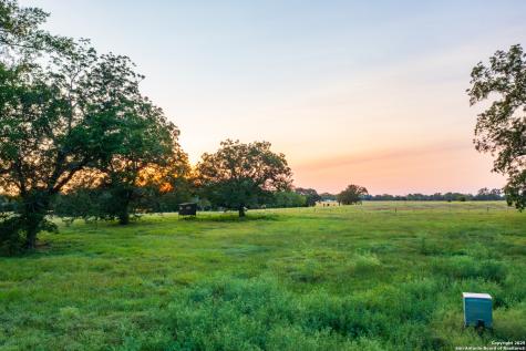 1071 Private Road 1090 Hallettsville TX 77964