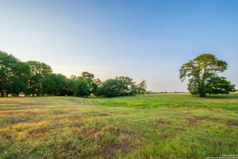 1071 Private Road 1090 Hallettsville TX 77964