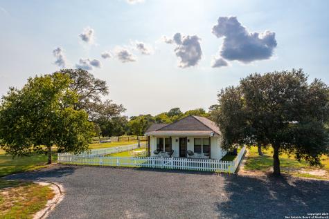 1071 Private Road 1090 Hallettsville TX 77964