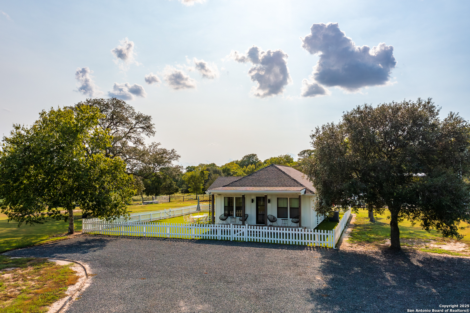 1071 Private Road 1090 Hallettsville TX 77964