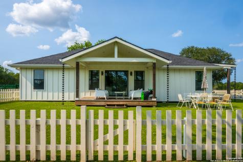 1071 Private Road 1090 Hallettsville TX 77964