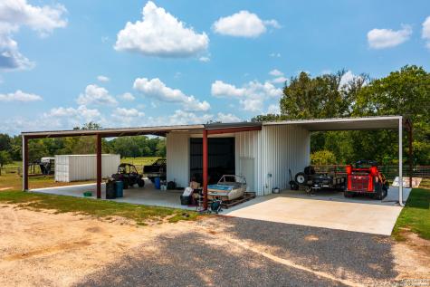 1071 Private Road 1090 Hallettsville TX 77964