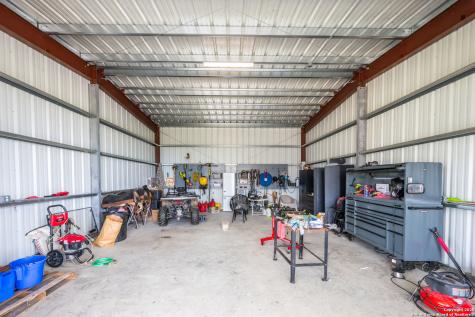 1071 Private Road 1090 Hallettsville TX 77964