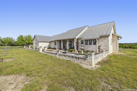 360 Bluff Creek Road Center Point TX 78010