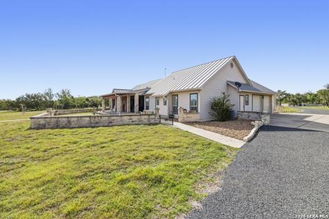 360 Bluff Creek Road Center Point TX 78010