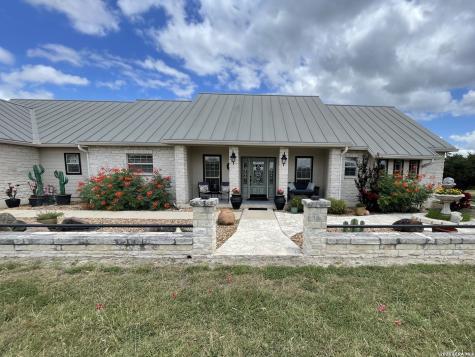 360 Bluff Creek Road Center Point TX 78010