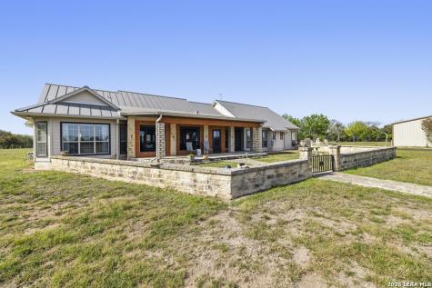 360 Bluff Creek Road Center Point TX 78010
