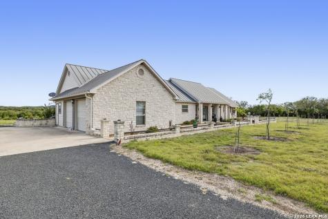 360 Bluff Creek Road Center Point TX 78010