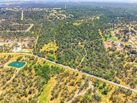 1581 County Road 321 La Vernia TX 78121