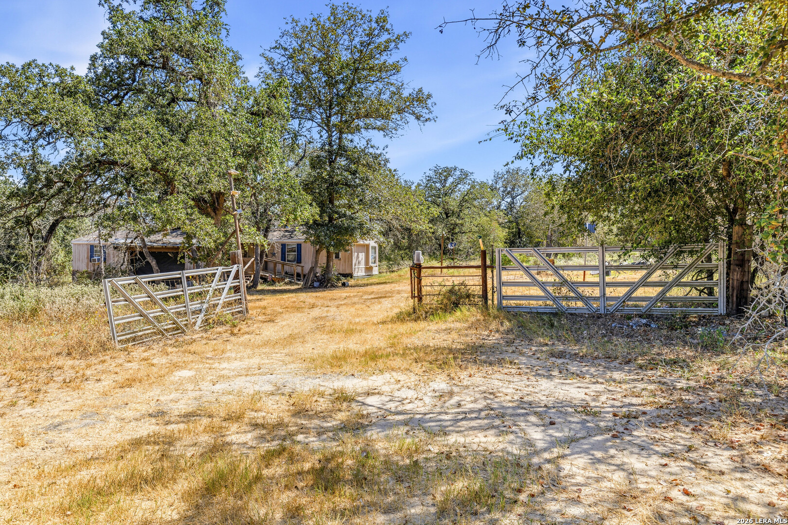 1581 County Road 321 La Vernia TX 78121