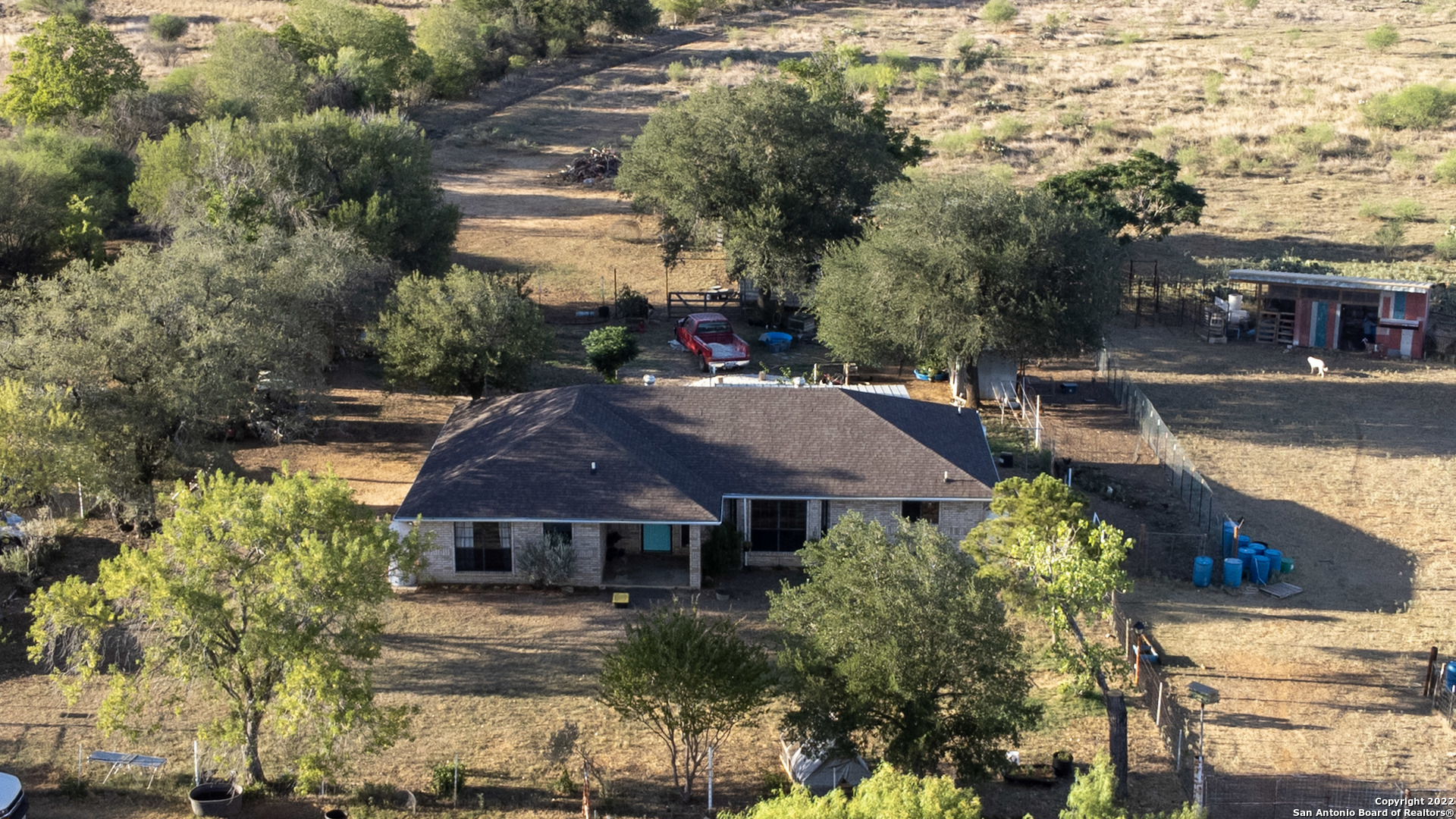 518 County Road 669 Devine TX 78016