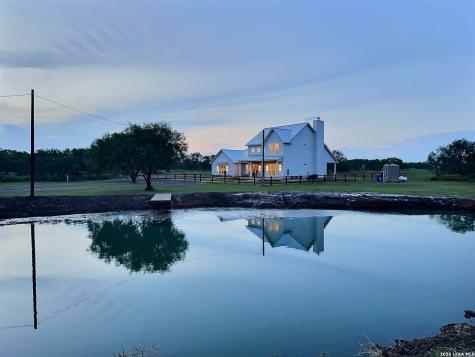 1230 Old Pearsall Road Jourdanton TX 78026