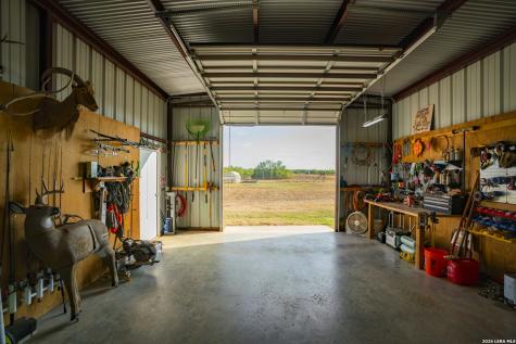 000 County Road 4728 Dilley TX 78017